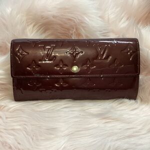 Louis Vuitton merlot patent leather long wallet in EUC with gold hardware